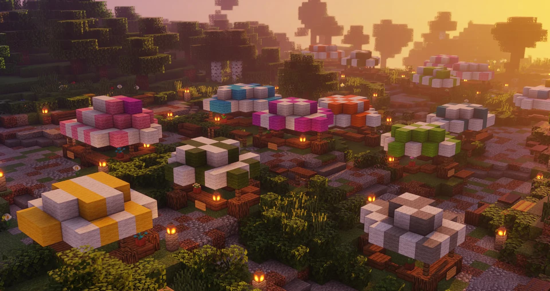 Market stalls lit by lanterns at sunset on KiwiSMP